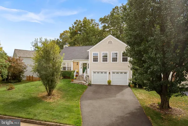 $760,000 | 28 Bedford Drive, Sterling, VA 20165