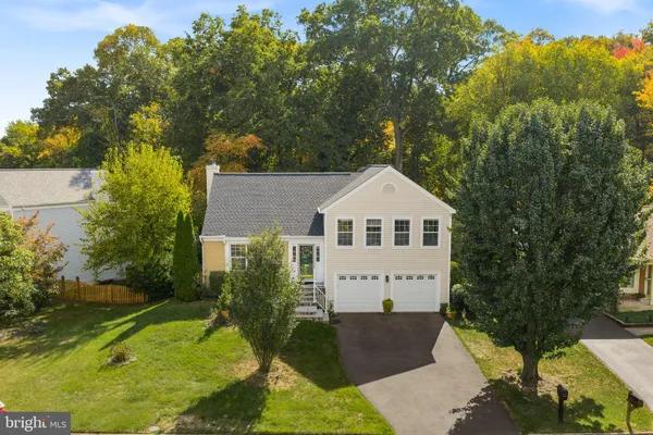 $760,000 | 28 Bedford Drive, Sterling, VA 20165