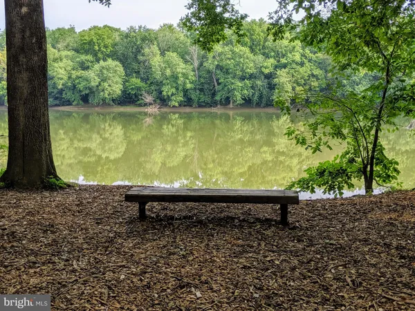 $760,000 | 28 Bedford Drive, Sterling, VA 20165