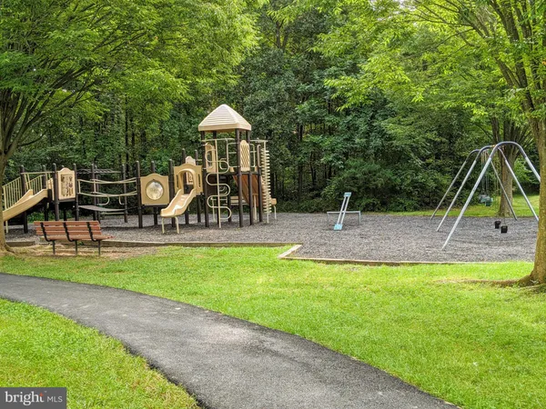 $760,000 | 28 Bedford Drive, Sterling, VA 20165