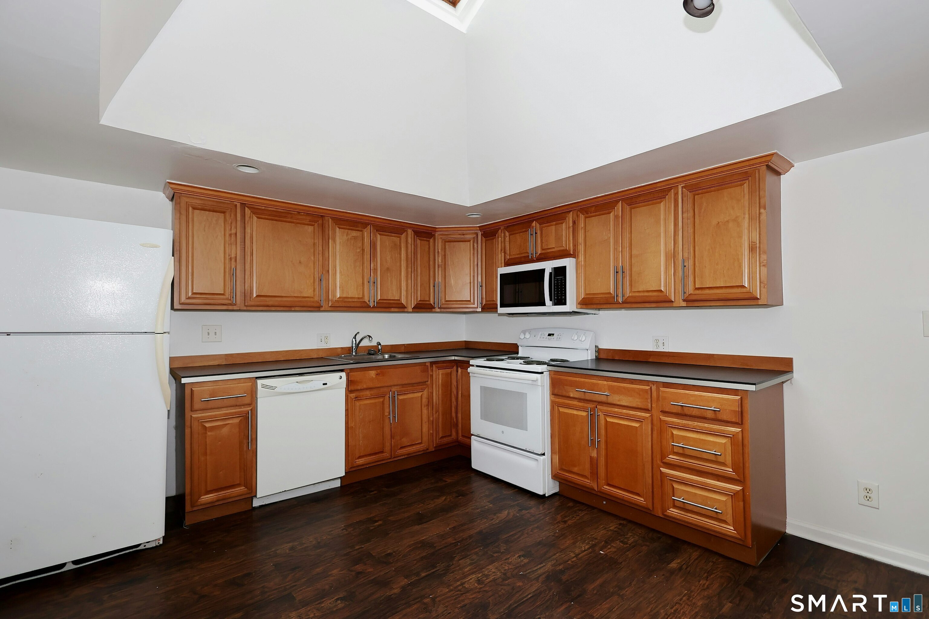 121 Westport Road, Unit 2 Wilton, CT 06897 - Photo 18 of 32