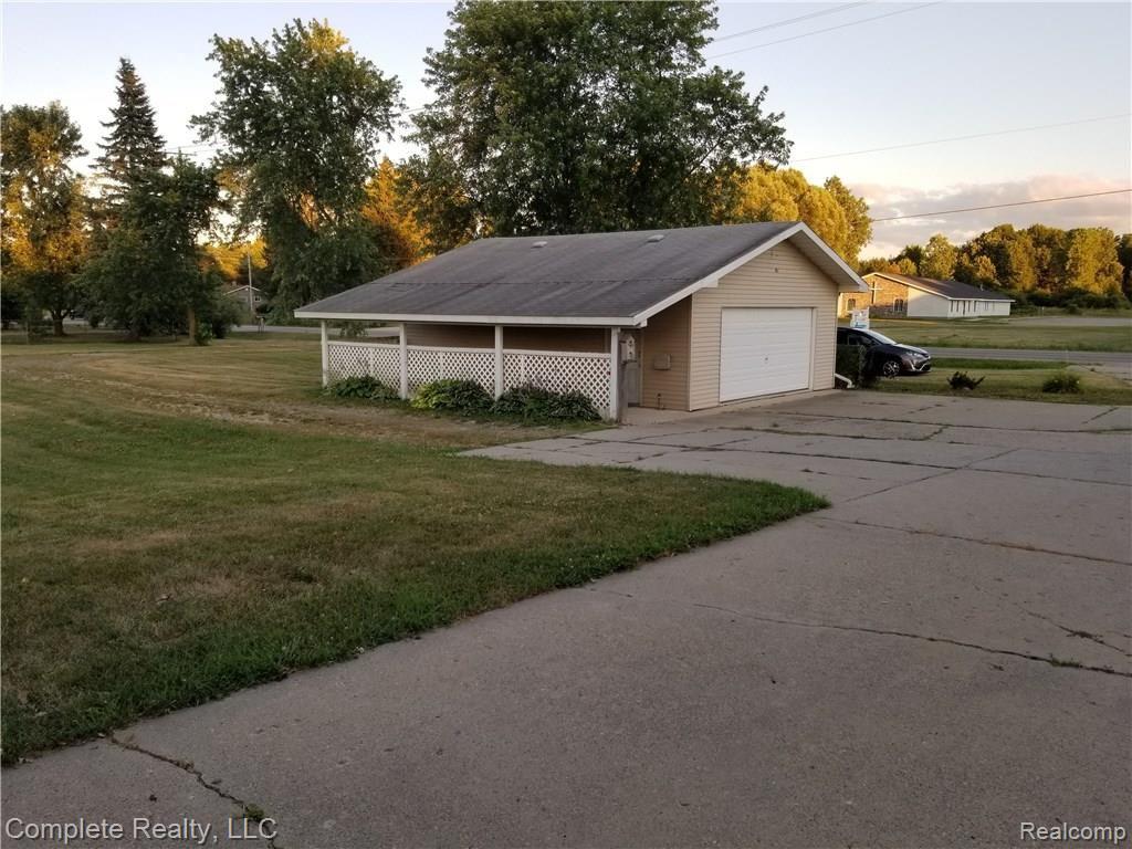 2373 East Mt Morris Road Mount Morris, MI 48458 - Photo 6 of 64 20180717_204534.jpg