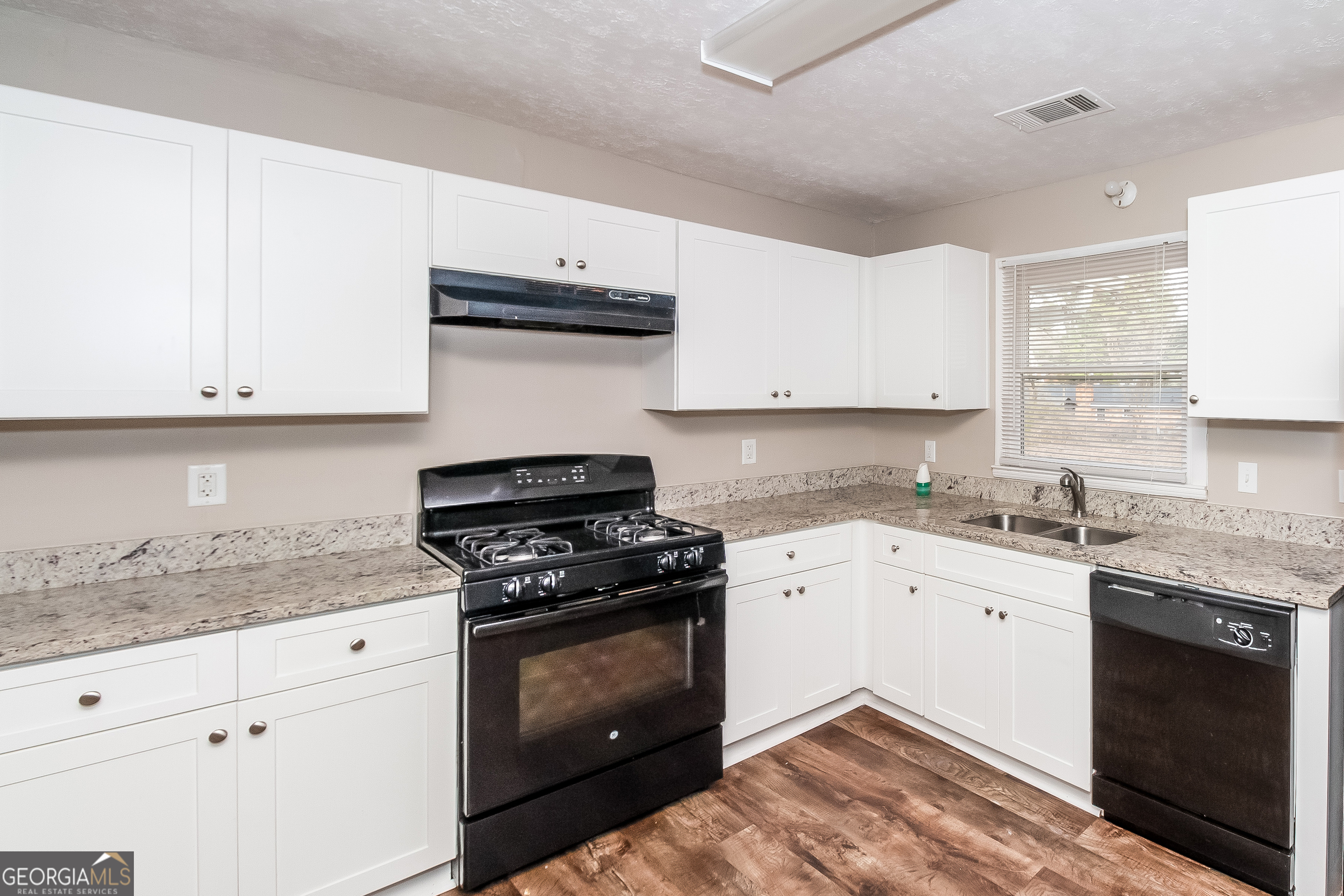 4540 Kent Road College Park, GA 30337 - Photo 5 of 16