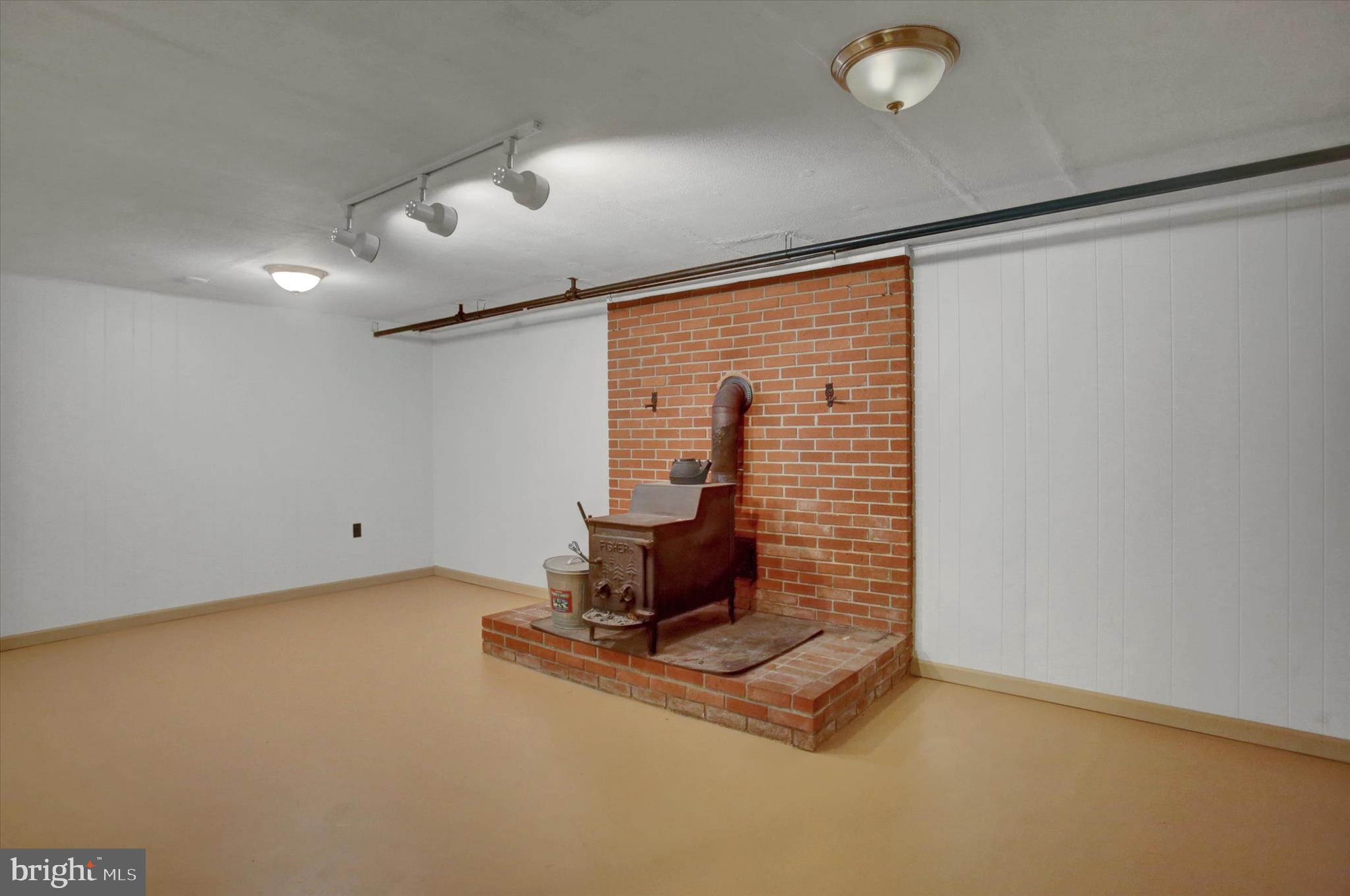 5156 Peach Orchard Road McConnellsburg, PA 17233 - Photo 26 of 34 a room with natural light