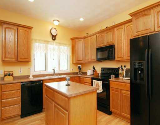 635 Mail Road Exeter, RI 02822 - Photo 2 of 11 Kitchen.