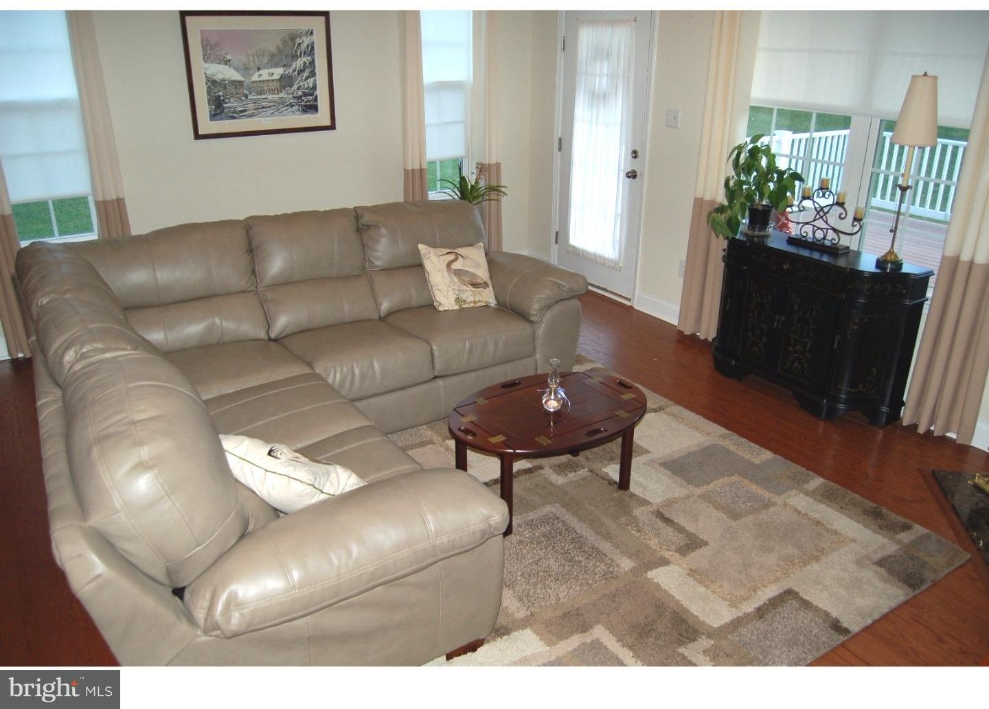 121 Davish Road Coatesville, PA 19320 - Photo 5 of 24 Living Room