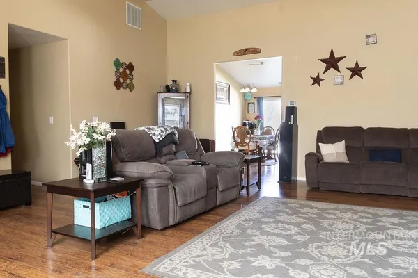 $349,900 | 1509 North Elm Street, Jerome, ID 83338