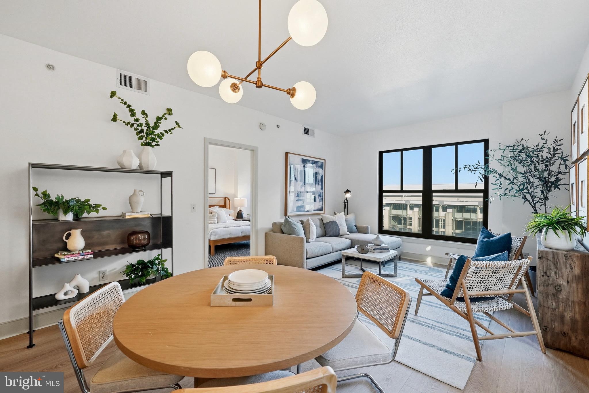 910 M Street Northwest, Unit 803 Washington, DC 20001 - Photo 11 of 20 Dining/Living