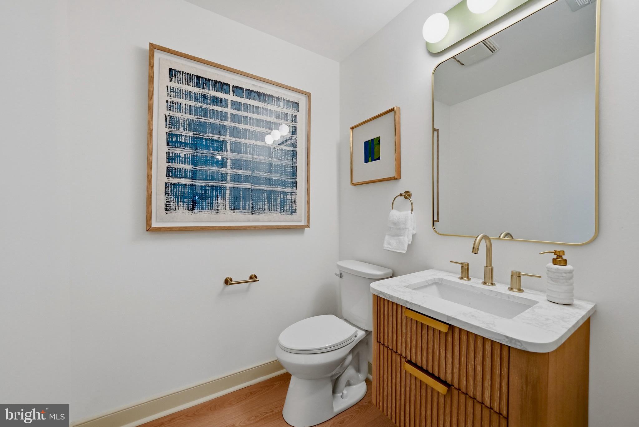 910 M Street Northwest, Unit 803 Washington, DC 20001 - Photo 20 of 20 Powder Room