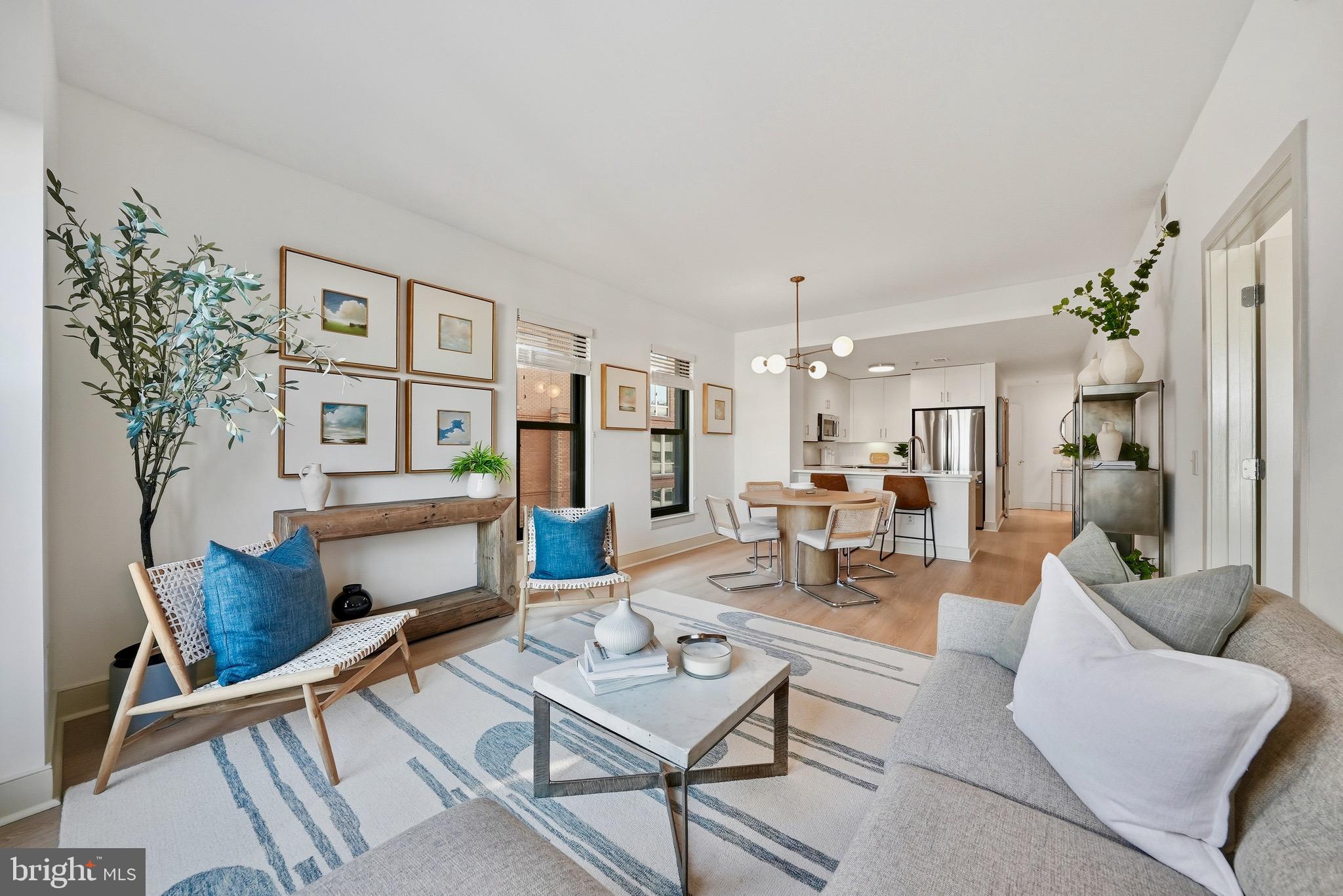 910 M Street Northwest, Unit 803 Washington, DC 20001 - Photo 3 of 20 Living/Dining