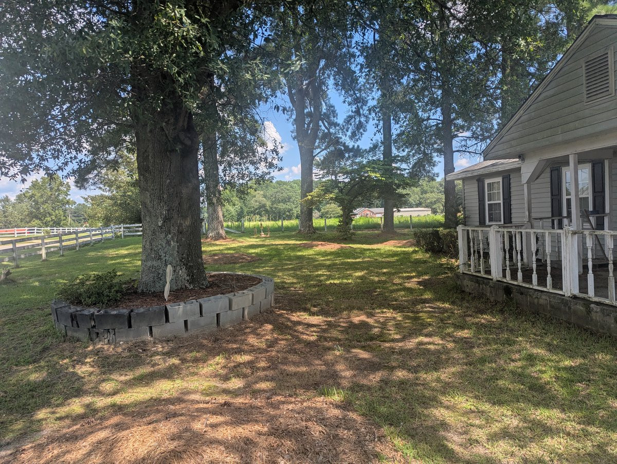 720 Old Moore Road Selma, NC 27576 - Photo 5 of 24 PXL_20260819_182946974.jpg