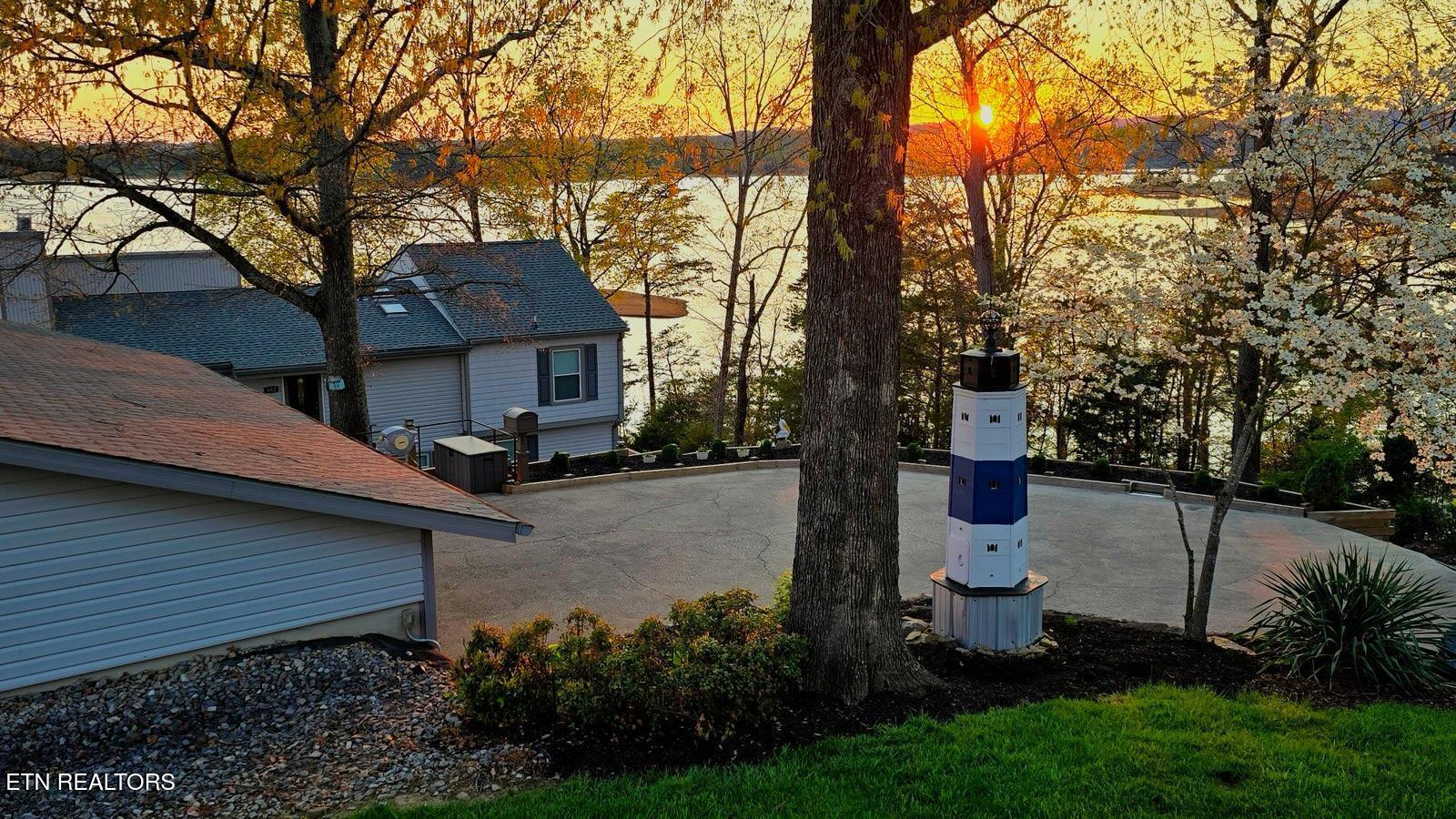 692 Turtle Pointe Bean Station, TN 37708 - Photo 24 of 25 32