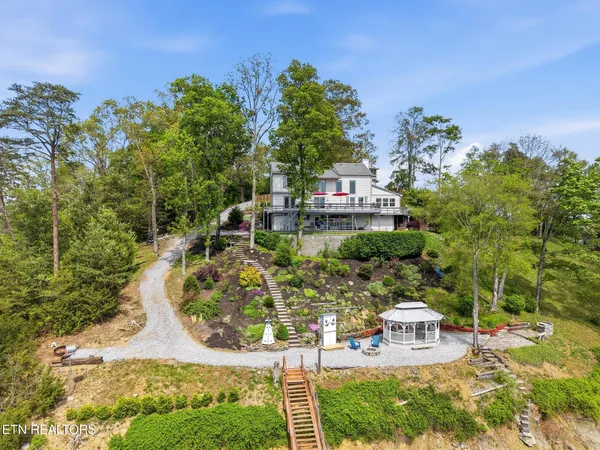 $949,900 | 692 Turtle Pointe, Bean Station, TN 37708