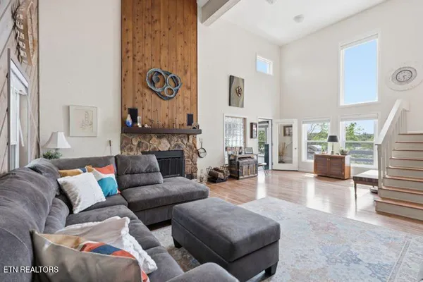$949,900 | 692 Turtle Pointe, Bean Station, TN 37708