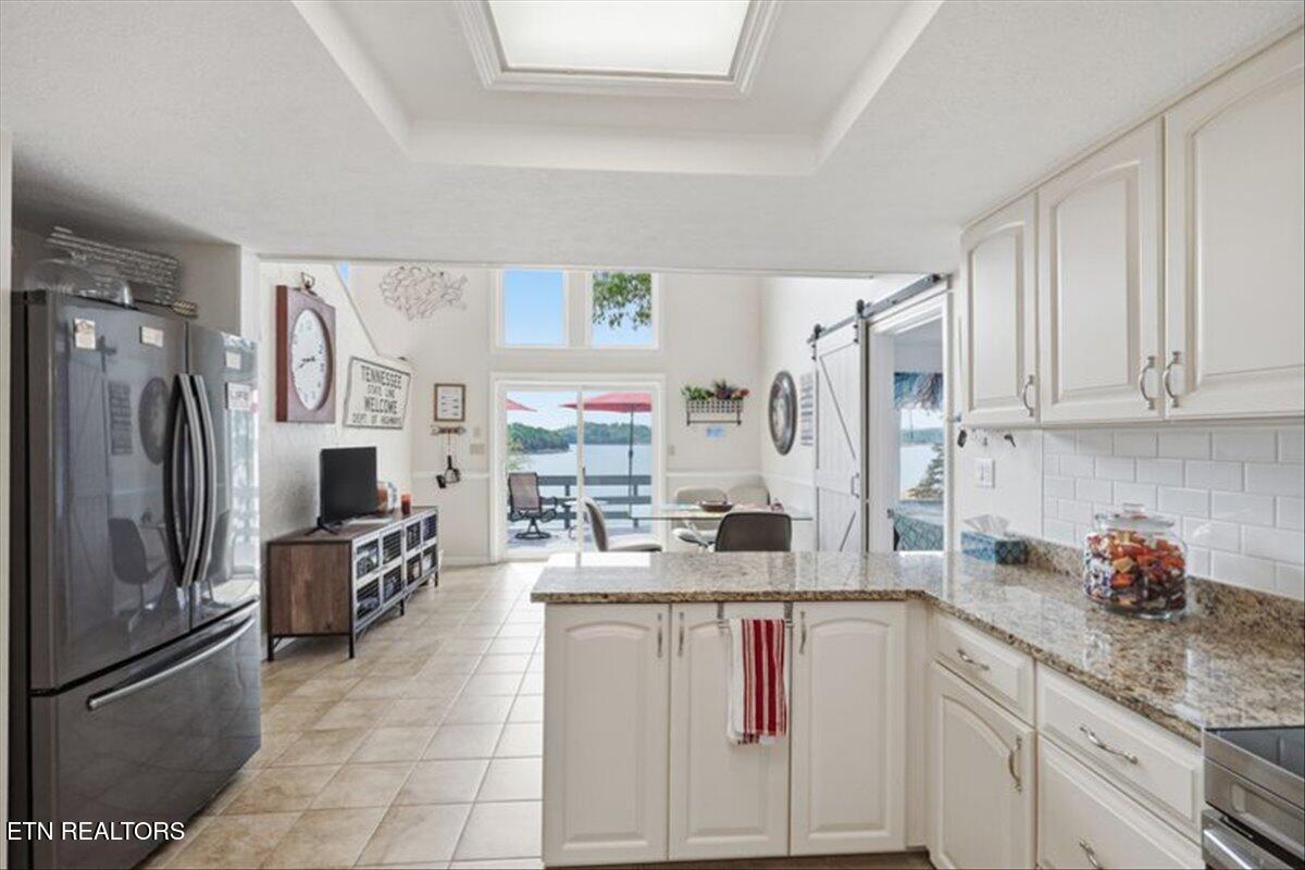 692 Turtle Pointe Bean Station, TN 37708 - Photo 10 of 25 36