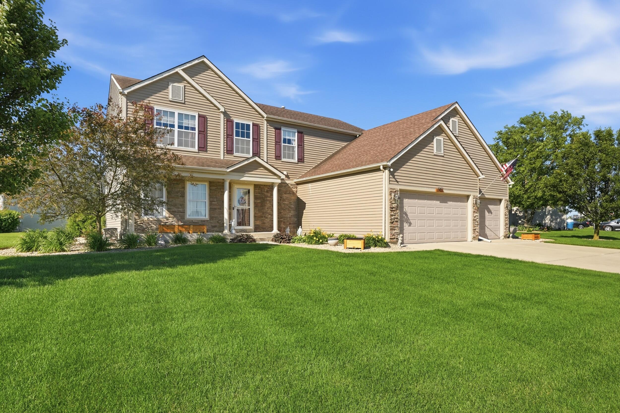 13921 Bluff View Road Dyer, IN 46311 - Photo 2 of 37 2500x1667