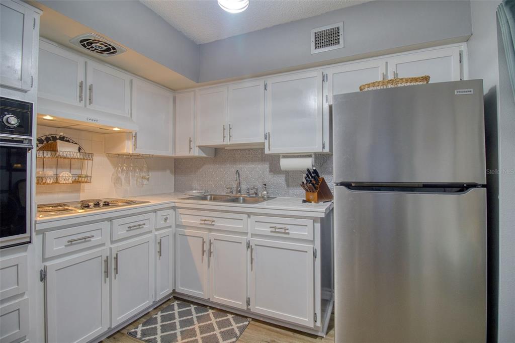 2436 Rhodesian Drive, Unit 32 Clearwater, FL 33763 - Photo 15 of 29 Gallery Image 15