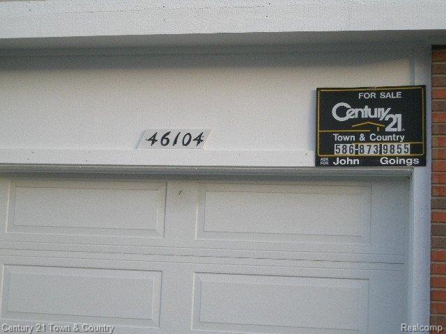 46104 Rhodes Drive Macomb, MI 48044 - Photo 9 of 15 Garage View