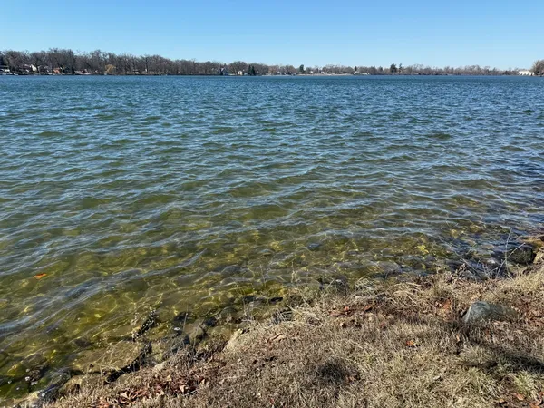 $125,000 | 33496 North Lake Shore Drive, Grayslake, IL 60030
