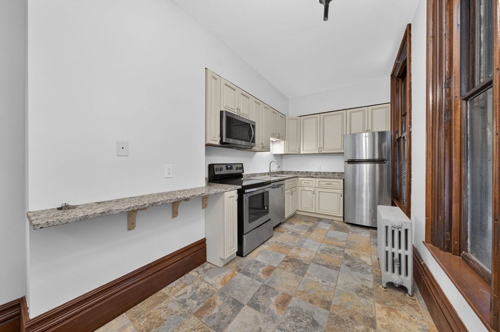 533 Locust Street, Unit 3 Fall River, MA 02720 - Photo 10 of 25 Gallery Image 10