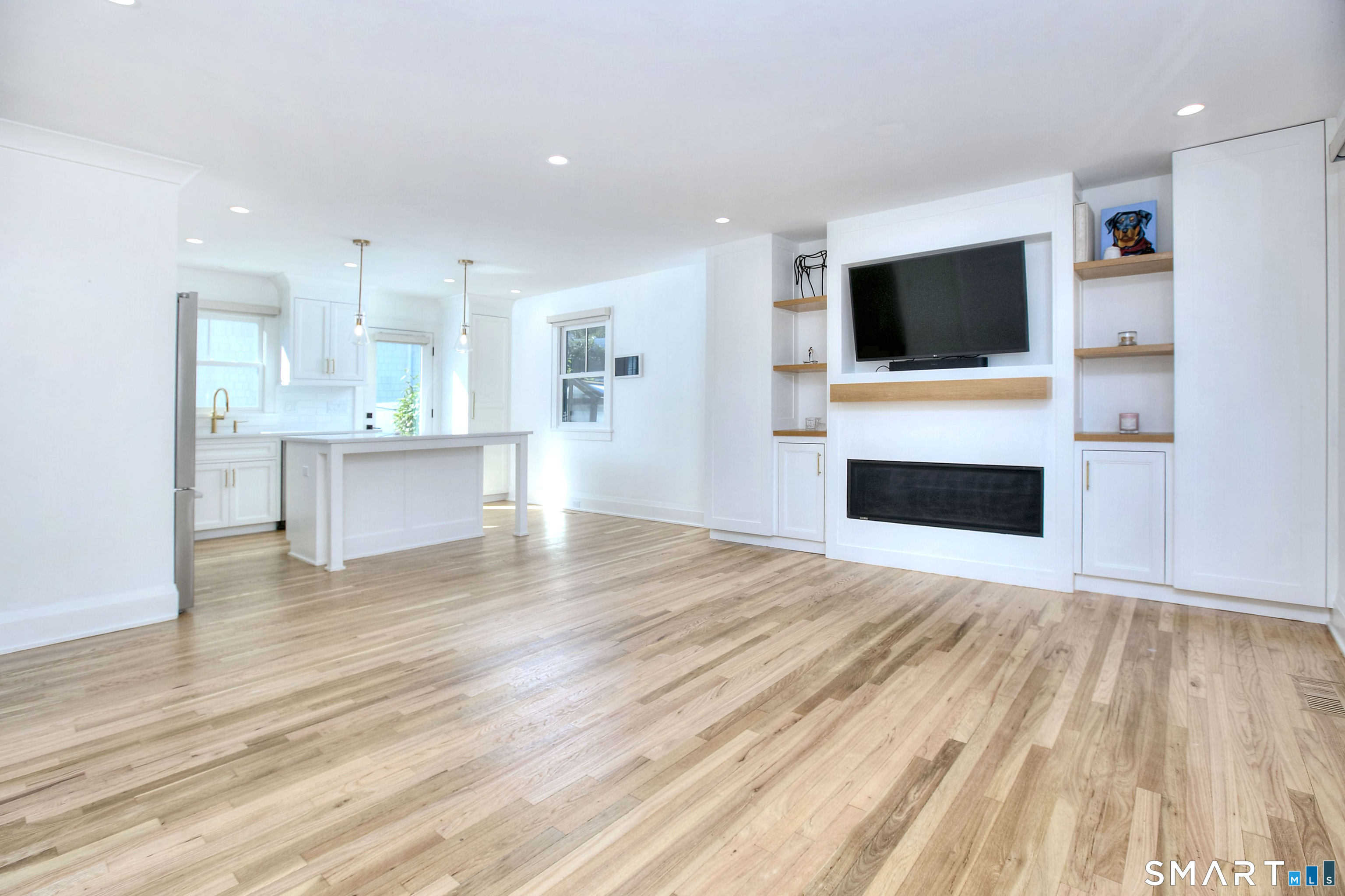 1 Sunrise Road, Unit B Westport, CT 06880 - Photo 4 of 39 Gallery Image 4