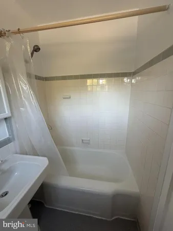 $2,595 | 3111 Ravensworth Place, Alexandria, VA 22302
