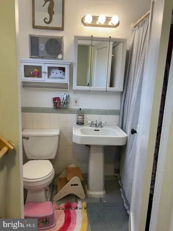 $2,595 | 3111 Ravensworth Place, Alexandria, VA 22302
