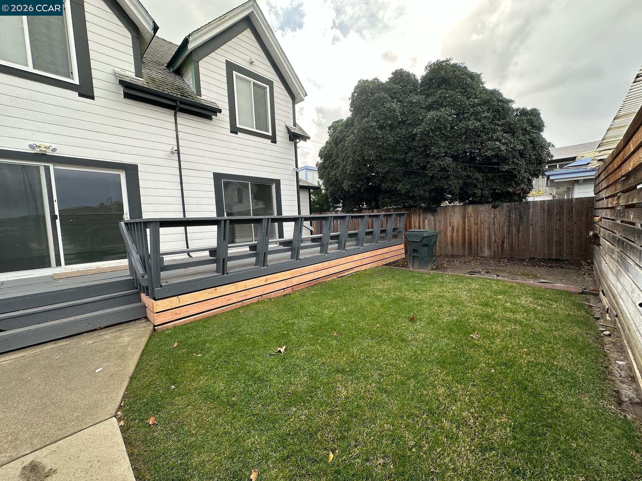 315 West 3rd Street, Unit B Antioch, CA 94509 - Photo 4 of 41 a backyard of a house with lots of green space