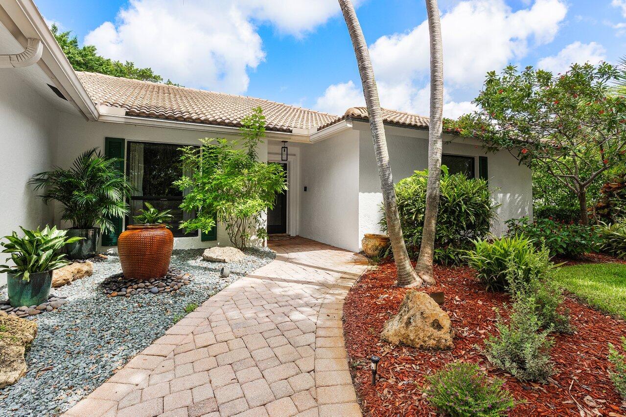3523 Pine Haven Circle Boca Raton, FL 33431 - Photo 4 of 42 a view of a house with sitting area