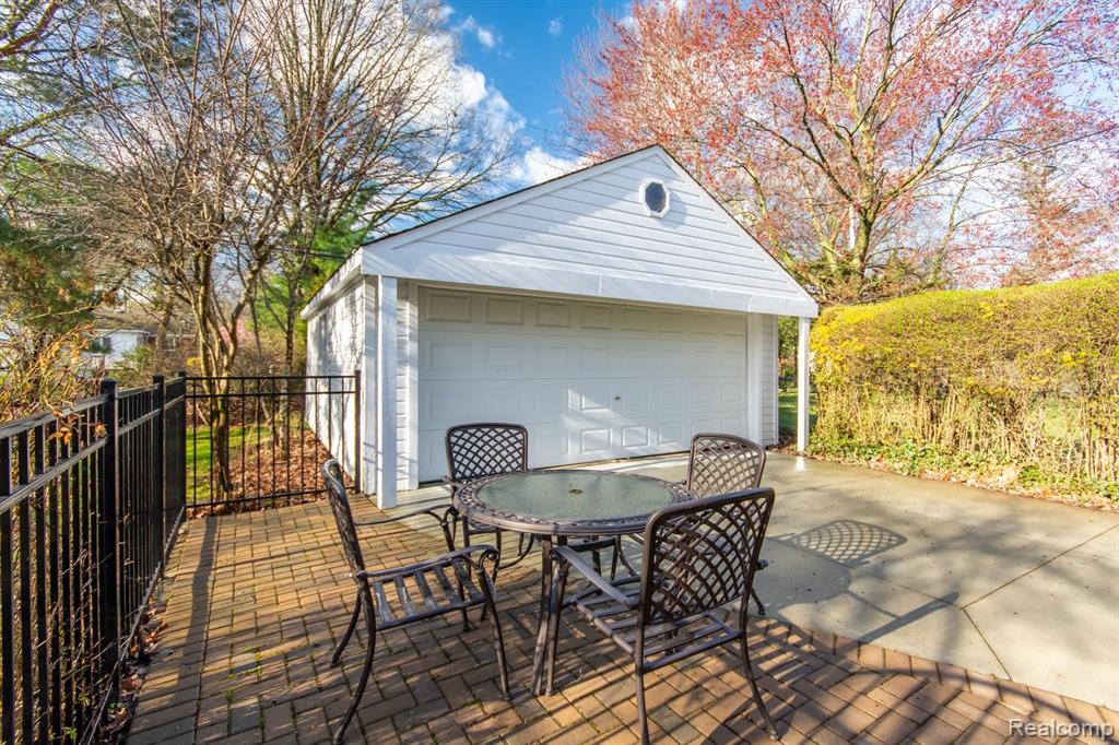1197 Hawthorne Road Grosse Pointe Woods, MI 48236 - Photo 20 of 21