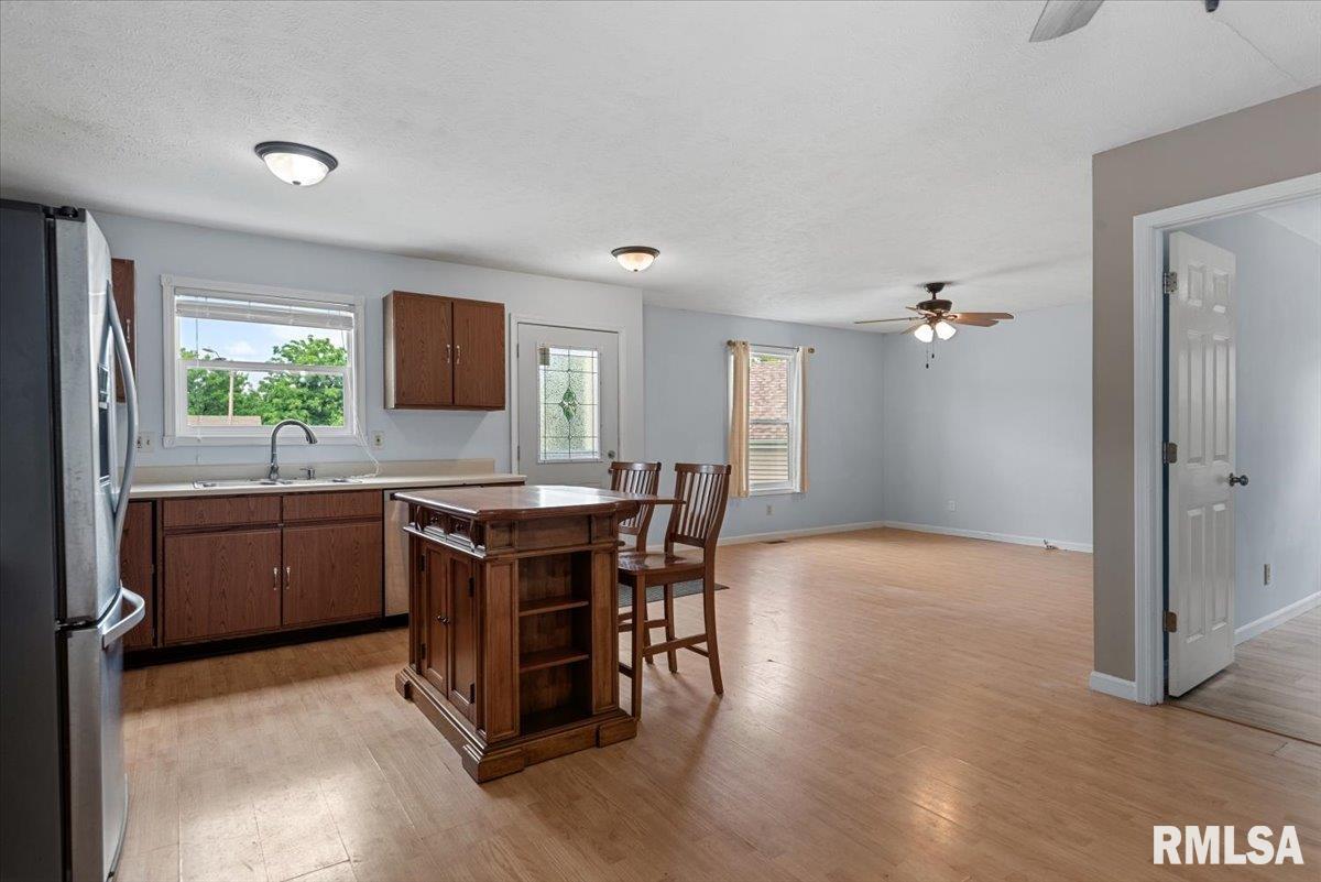 1524 Maureen Court Springfield, IL 62702 - Photo 8 of 29
