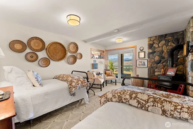 $1,825,000 | 8 Deer Trails Way, Winthrop, WA 98862