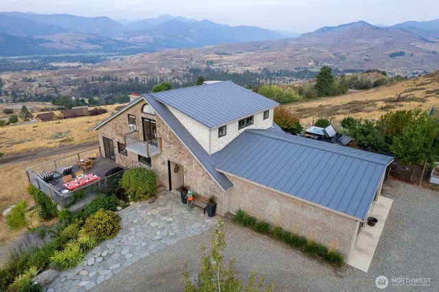 $1,825,000 | 8 Deer Trails Way, Winthrop, WA 98862