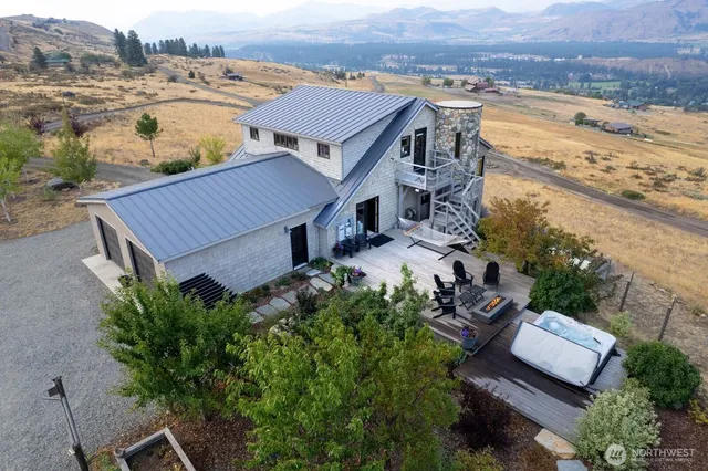 $1,825,000 | 8 Deer Trails Way, Winthrop, WA 98862