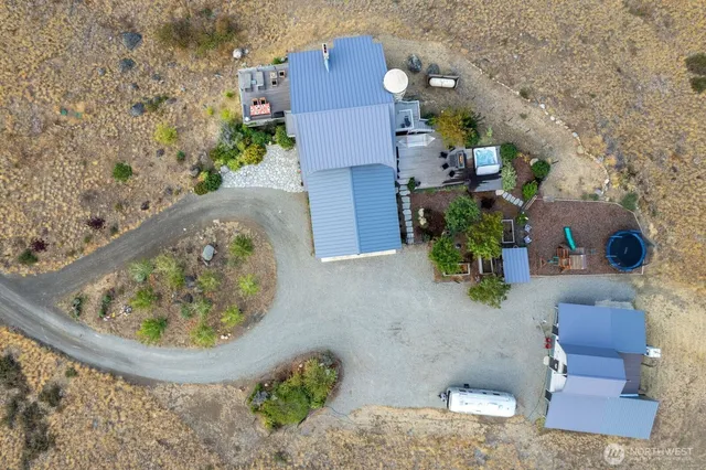 $1,825,000 | 8 Deer Trails Way, Winthrop, WA 98862