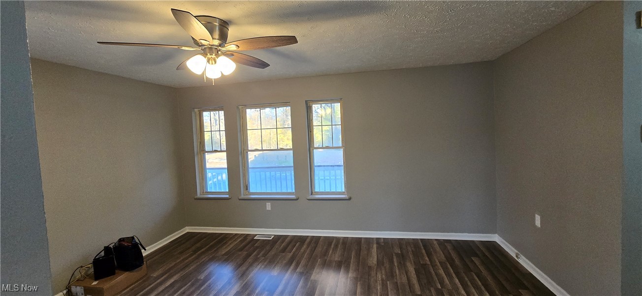 1002 Wheelock Road Cleveland, OH 44103 - Photo 5 of 19 Living Room