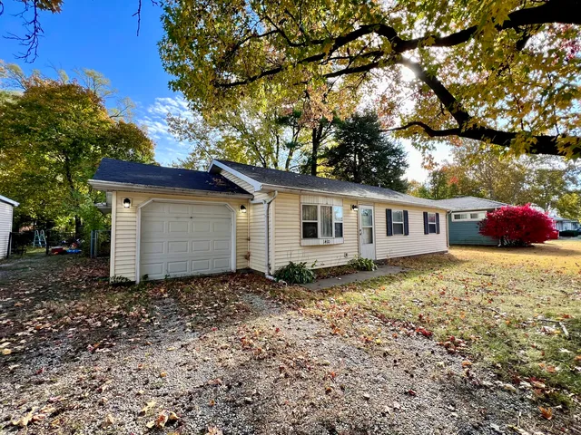 $178,900 | 1410 South Mattis Avenue, Champaign, IL 61821