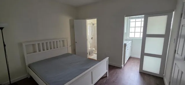 $1,800 | 741 15th Street, Miami Beach, FL 33139