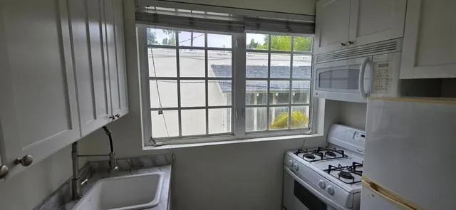 $1,800 | 741 15th Street, Miami Beach, FL 33139