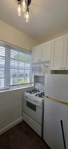 $1,800 | 741 15th Street, Miami Beach, FL 33139