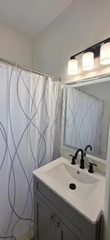 $1,800 | 741 15th Street, Miami Beach, FL 33139