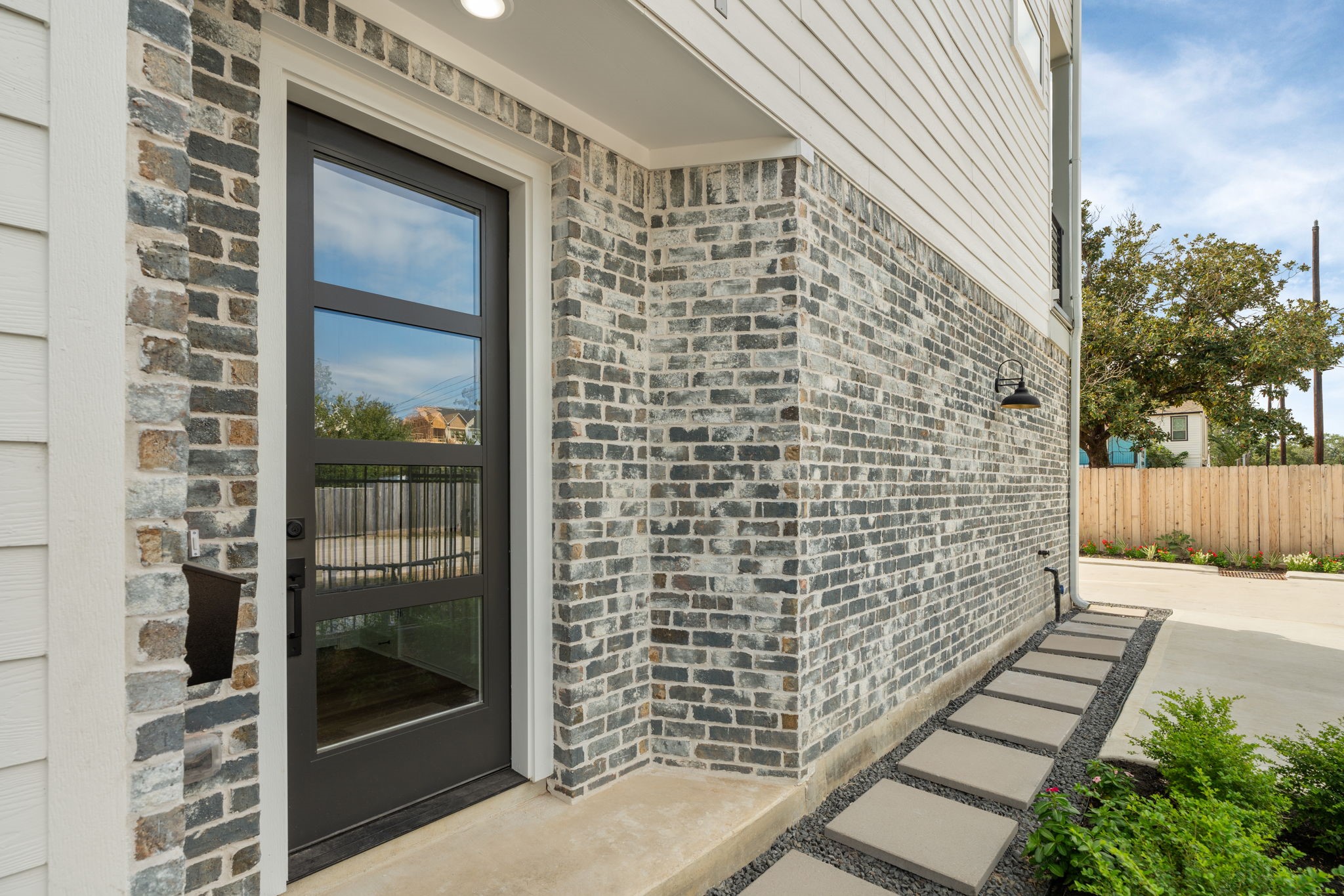 717 Janisch Road, Unit I Houston, TX 77018 - Photo 3 of 50