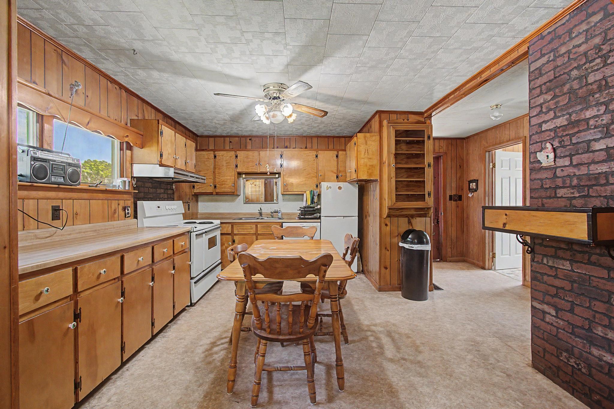 210 Boarding House Street Sheldon, VT 05483 - Photo 10 of 27