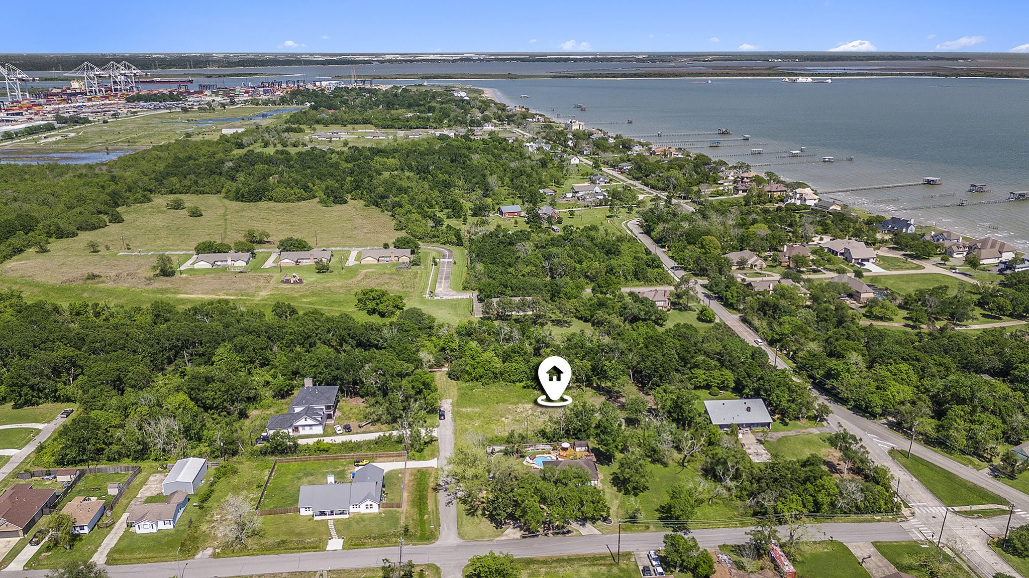 508 Donaldson Street La Porte, TX 77571 - Photo 15 of 16 a view of an ocean and city