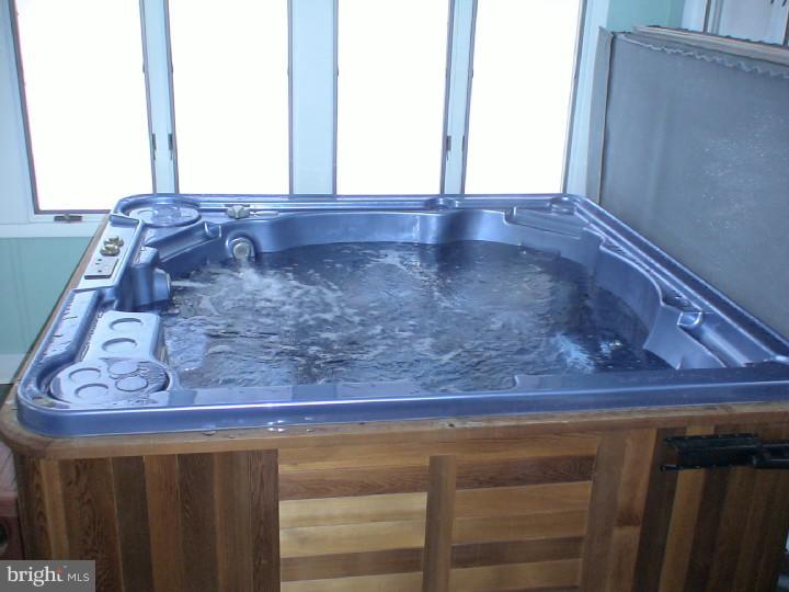 11 Wimbeldon Way Tabernacle, NJ 08088 - Photo 18 of 25 Hot Tub