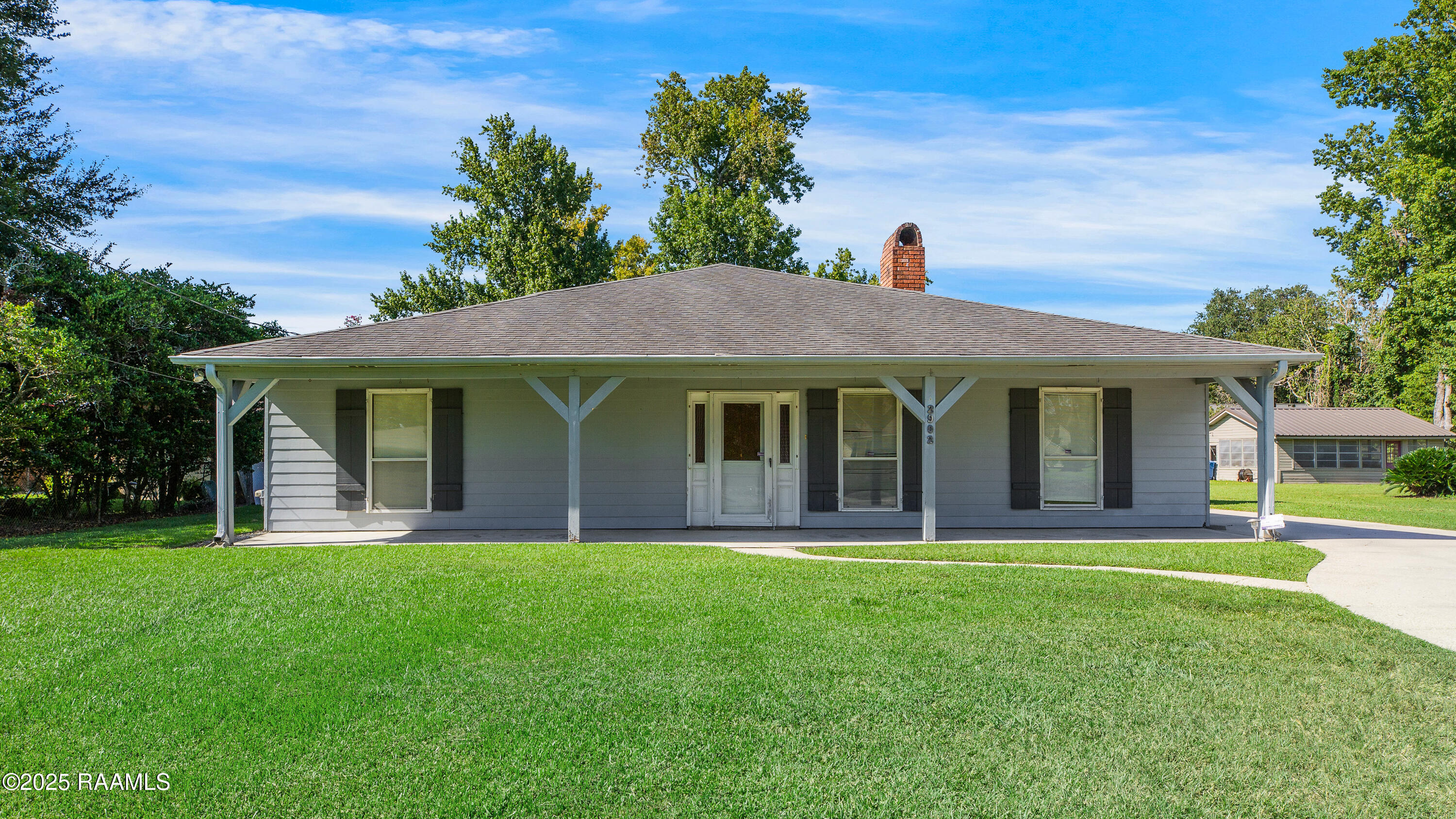 2902 Sugar Mill Road New Iberia, LA 70563 - Photo 1 of 31 Front of Home