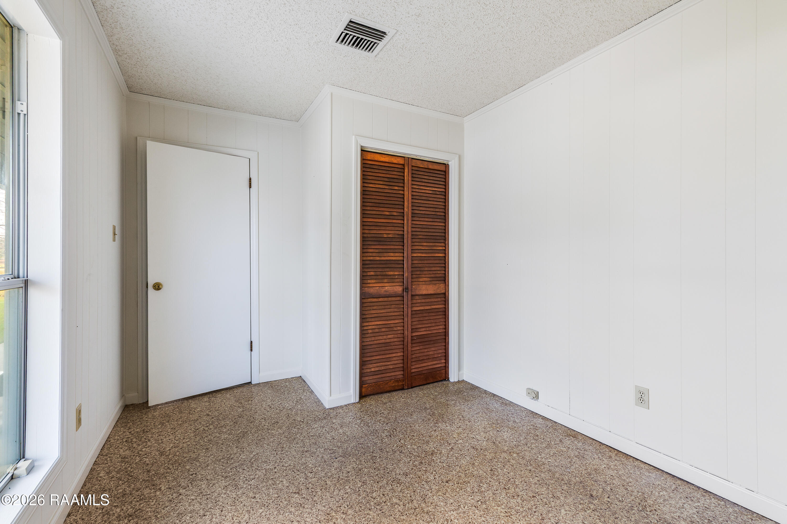 2902 Sugar Mill Road New Iberia, LA 70563 - Photo 21 of 31 4th Bedroom/Office/Private Entrance