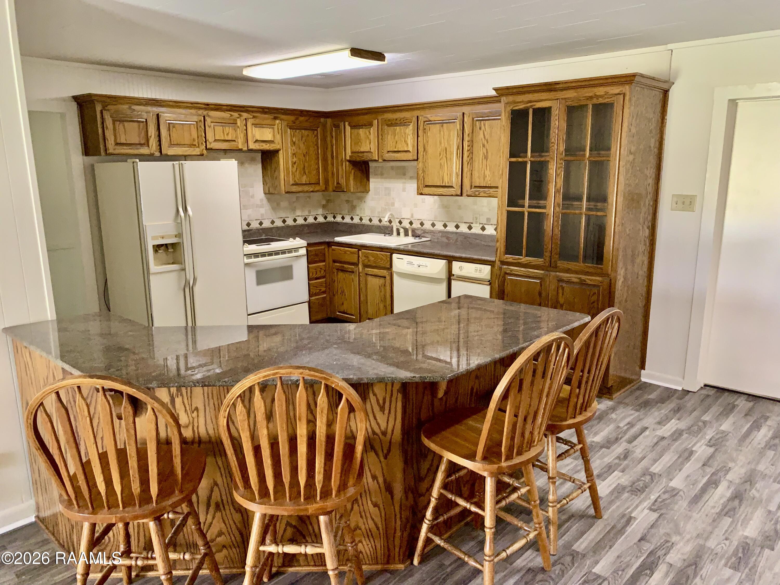 2902 Sugar Mill Road New Iberia, LA 70563 - Photo 7 of 31 Granite Counters