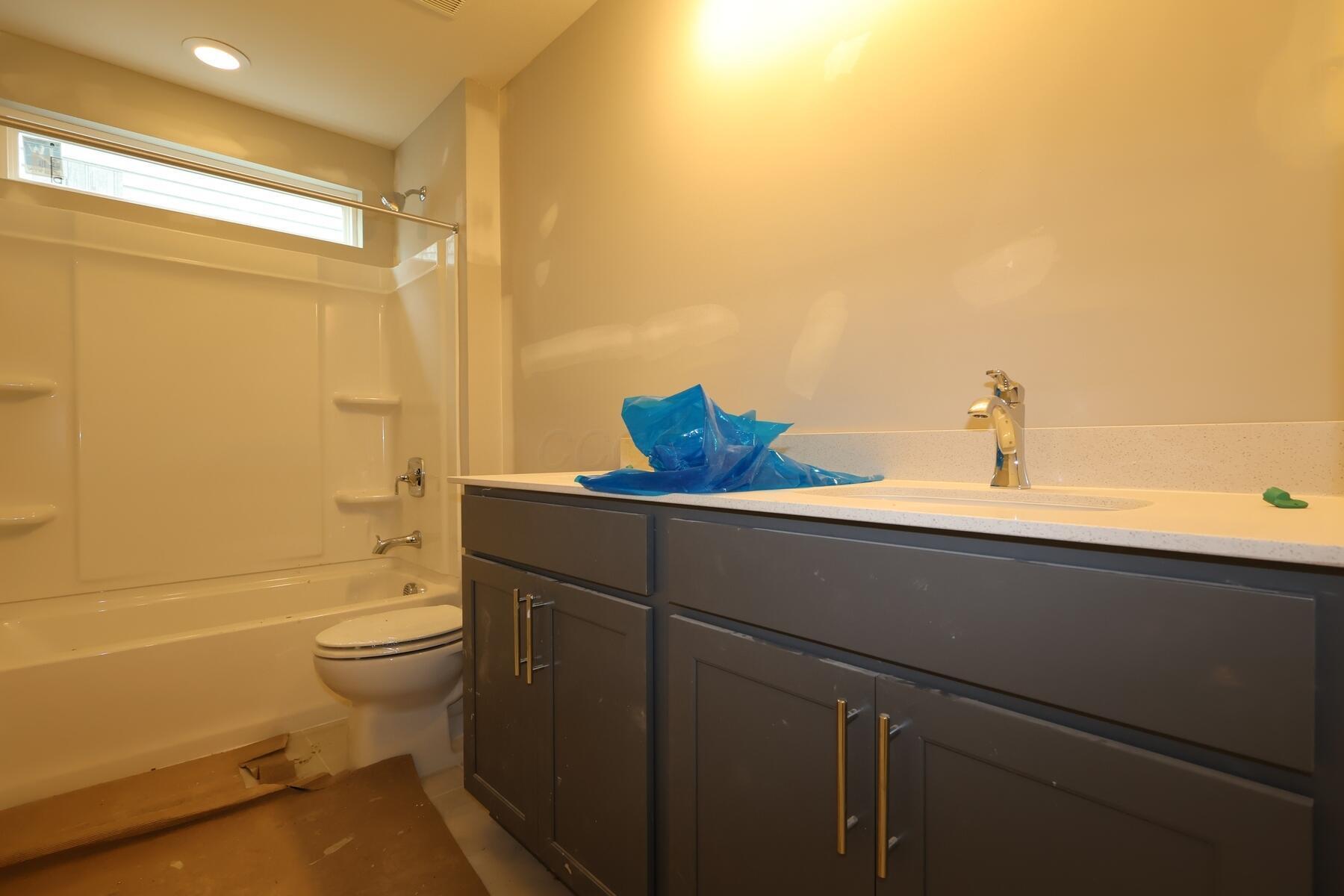 5735 Valleydale Road Powell, OH 43065 - Photo 12 of 18 Bathroom