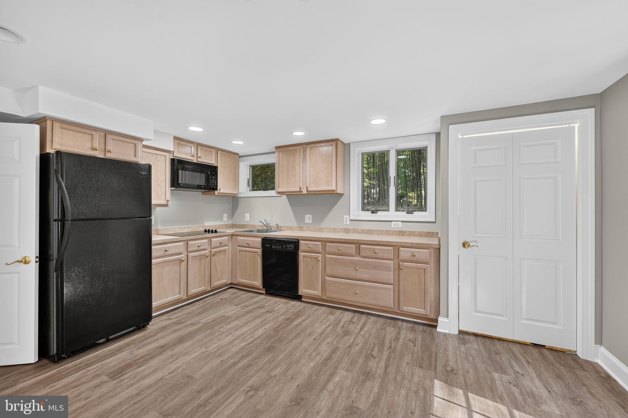 10800 Park Road Lorton, VA 22079 - Photo 34 of 49 Basement Kitchen